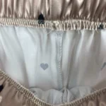 ست ساتن سه تیکه تاپ شورتک اسکرانچی زنانه - پک «دل»