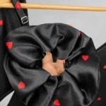 ست ساتن سه تیکه تاپ شورتک اسکرانچی زنانه – پک «آبنوس»